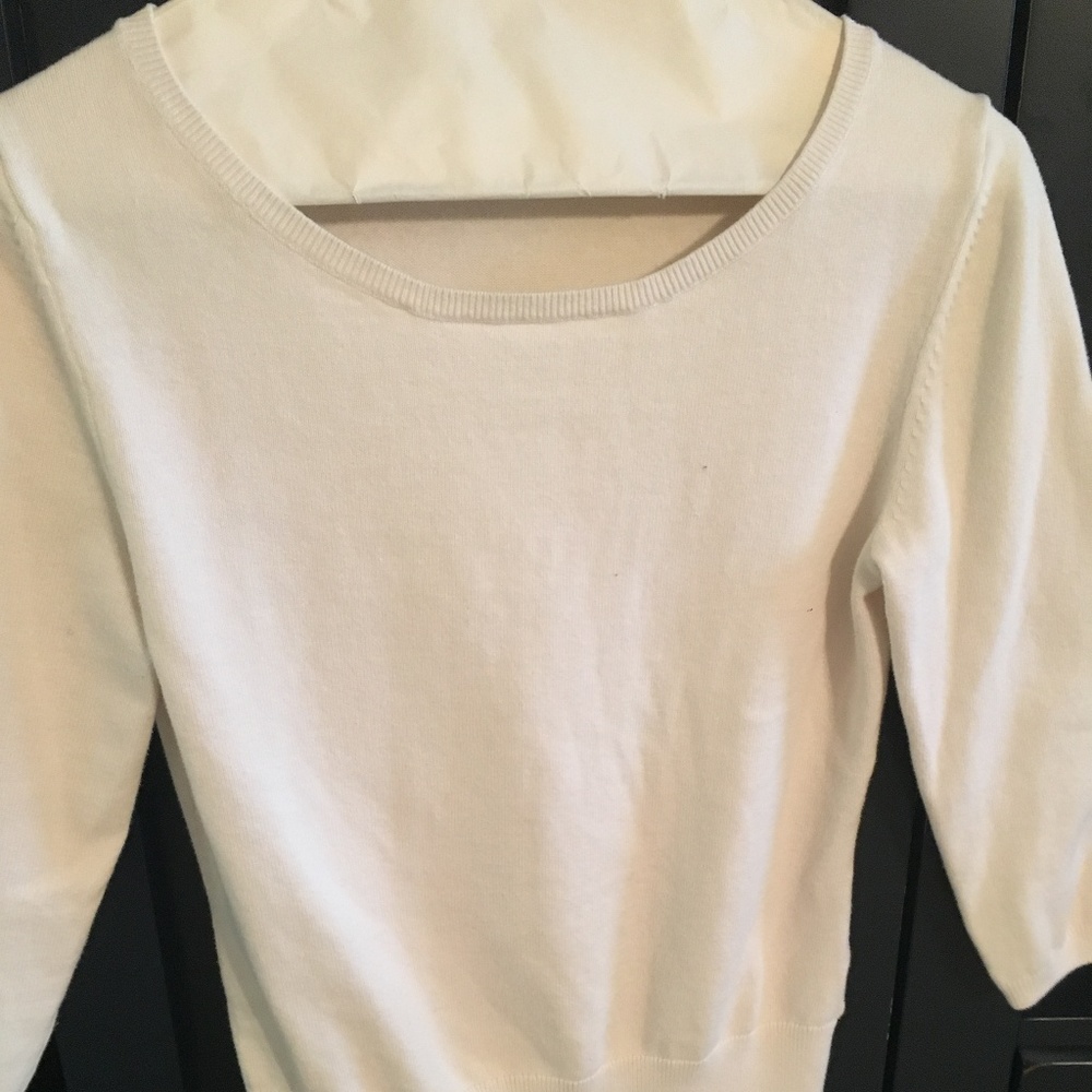 Banana Republic Off - white scoop neck sweater S